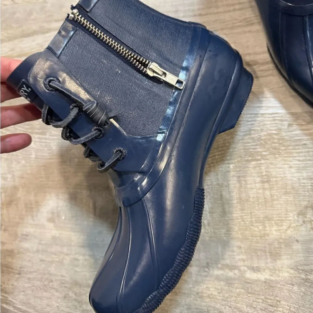 Woman’s navy Sperry water boots size 7